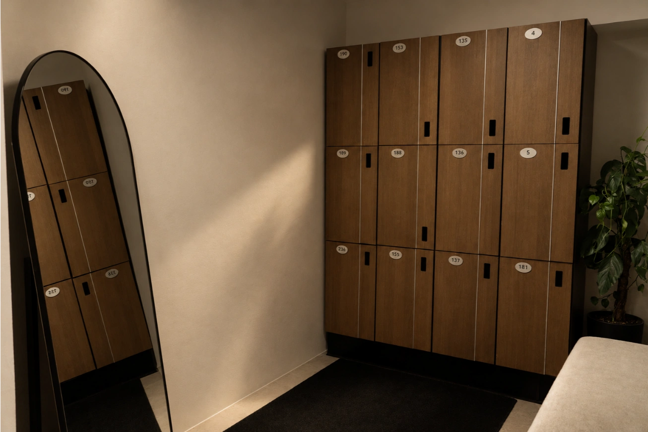 Lockers y sanitarios